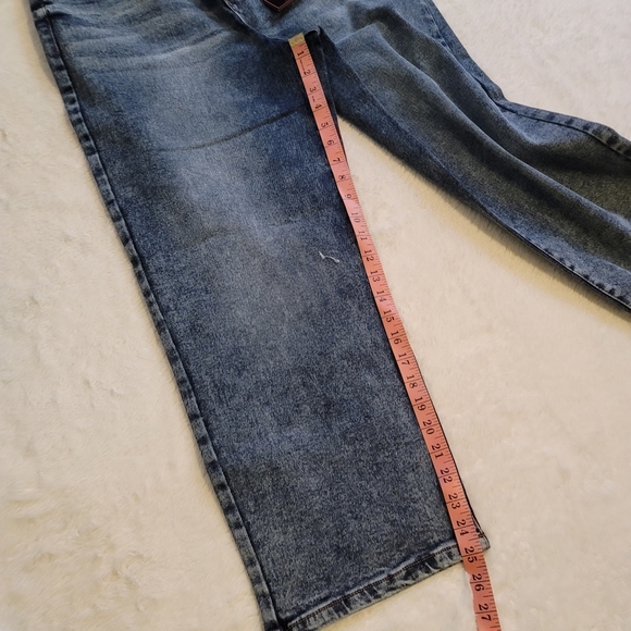 NWT Super High Rise Straight Curvy fit Jeans - Picture 4 of 10
